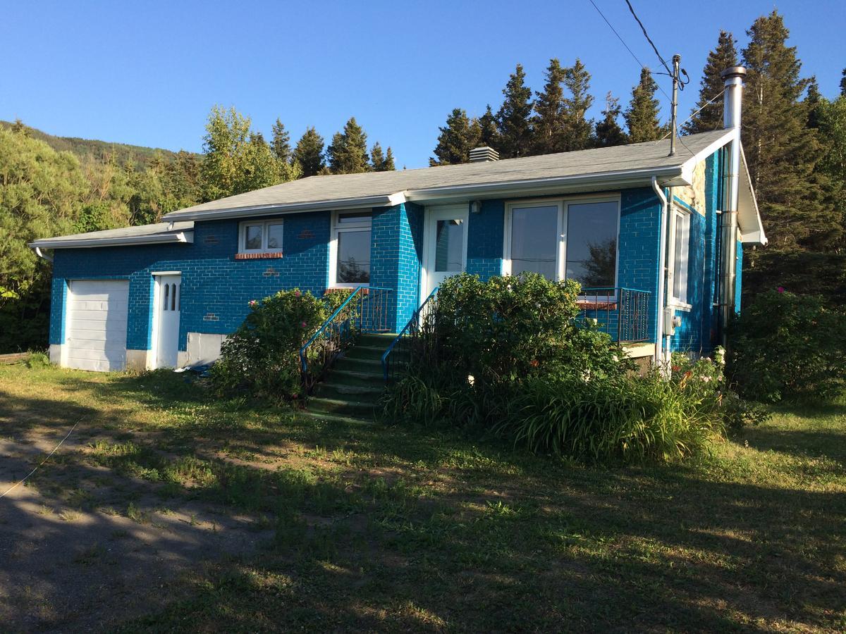 Maison Bleue Sainte Anne-des-Chênes Extérieur photo